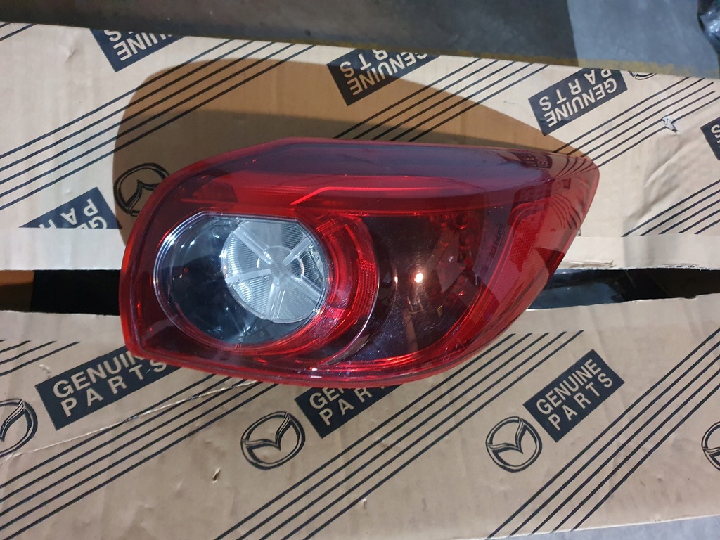 фото №1, Mazda3 mazda 3 хетчбек led 13-16rtył задня права