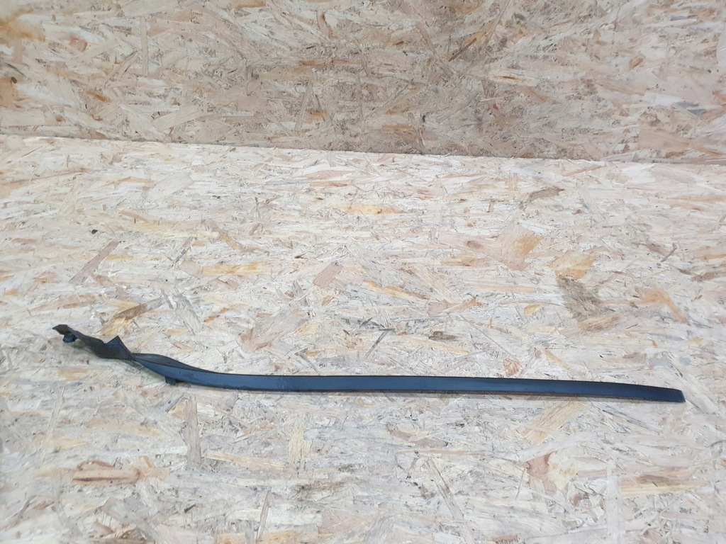 фото №1, Jaguar f-pace молдинг стекло лобовое левая