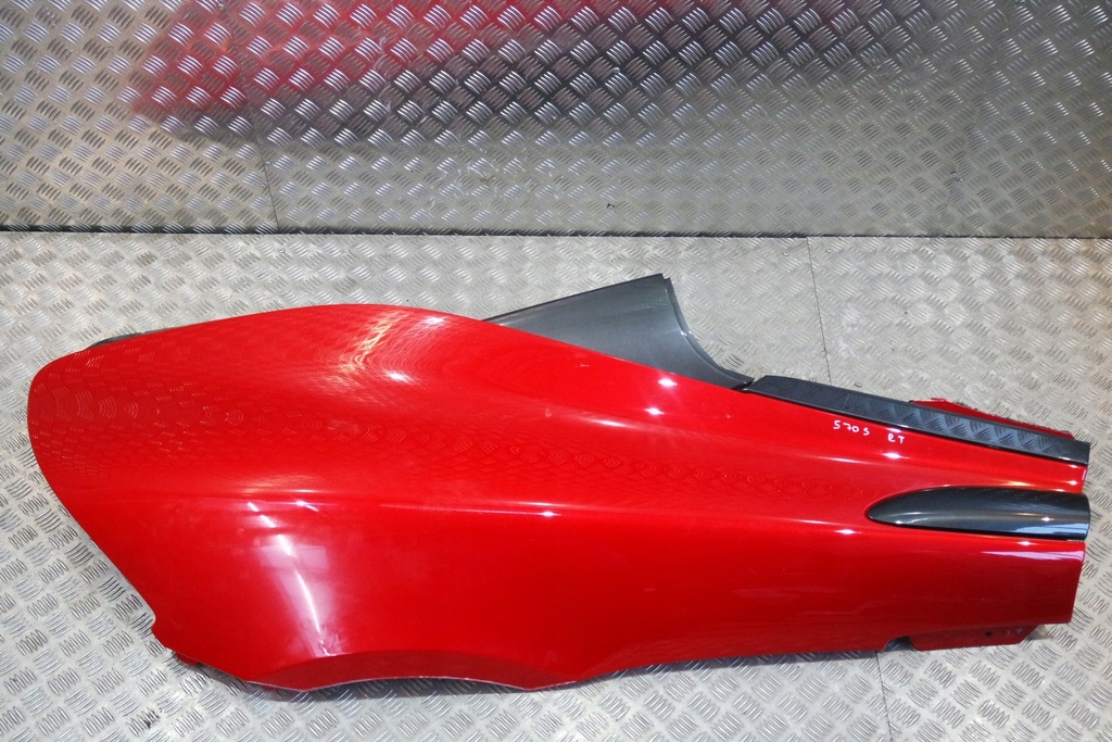фото №1, Крыло правый задняя mclaren 570s