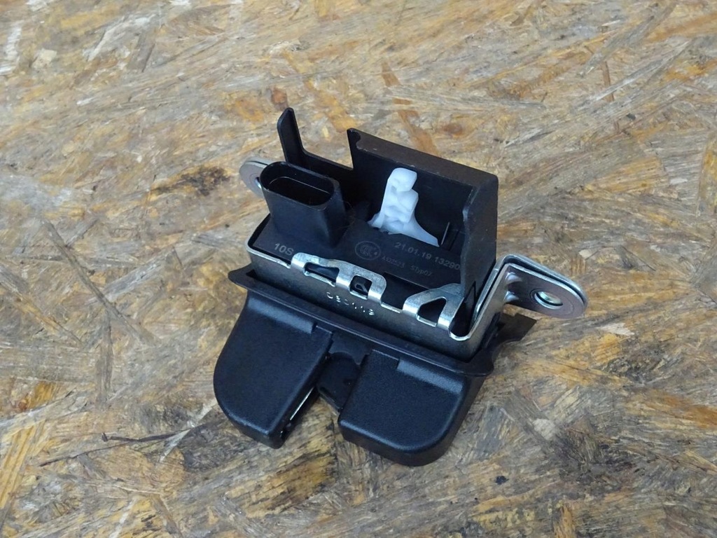 фото №7, Audi a1 82a gb замок крышки задняя задний багажника 2g6827505b