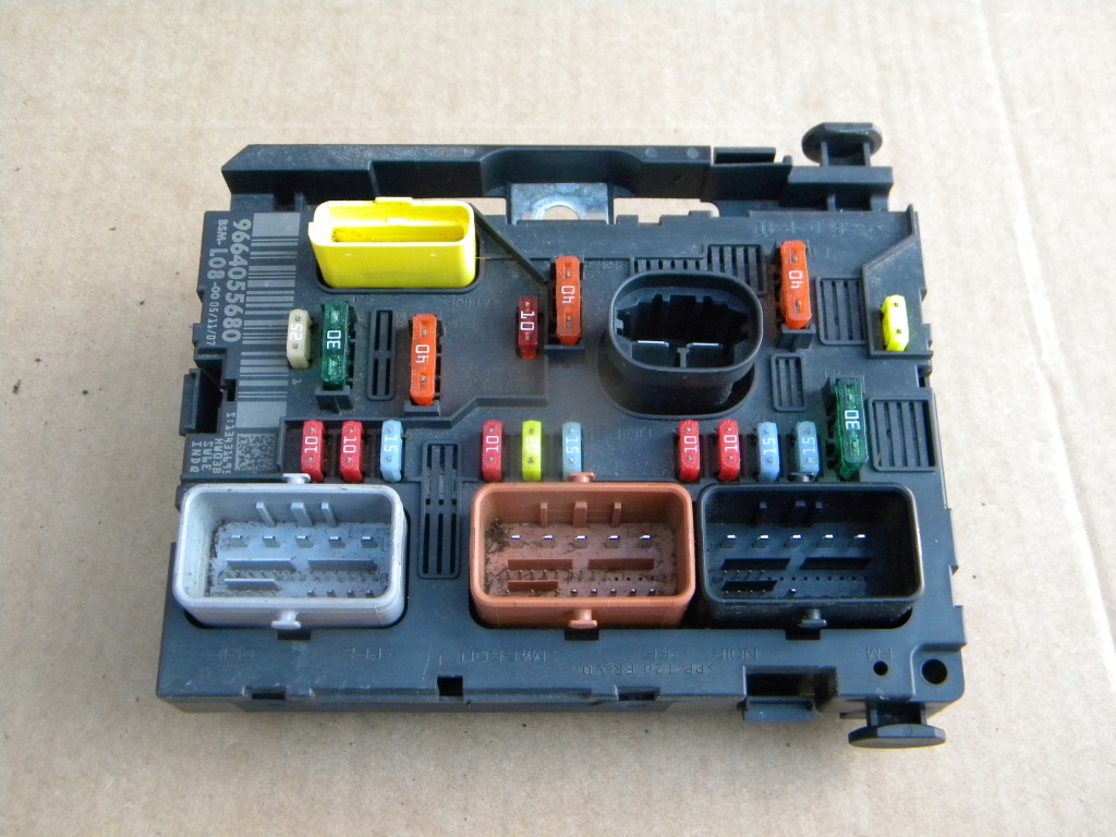 Купити Citroen c4 picasso 1 1.6 hdi коробка модуль bsm 9664055680