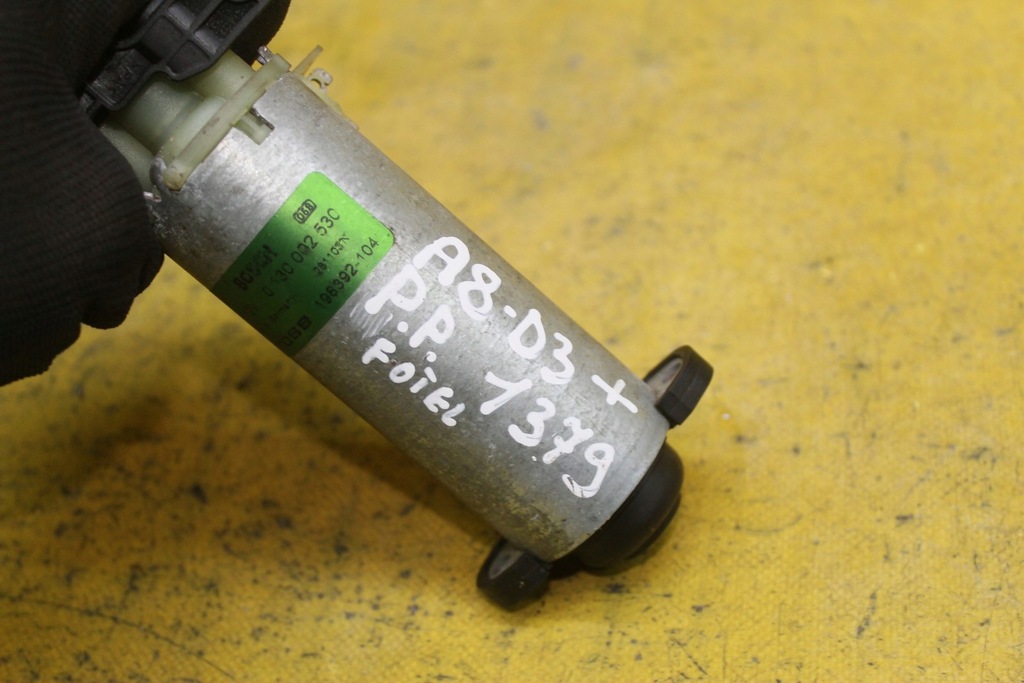 фото №9, Моторчик сиденье правый перед a8 d3 198392-104