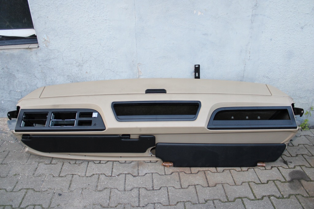 фото №1, Mercedes actros mp4 приборная панель верхний полка бардачок козырьки солнечные streamspace