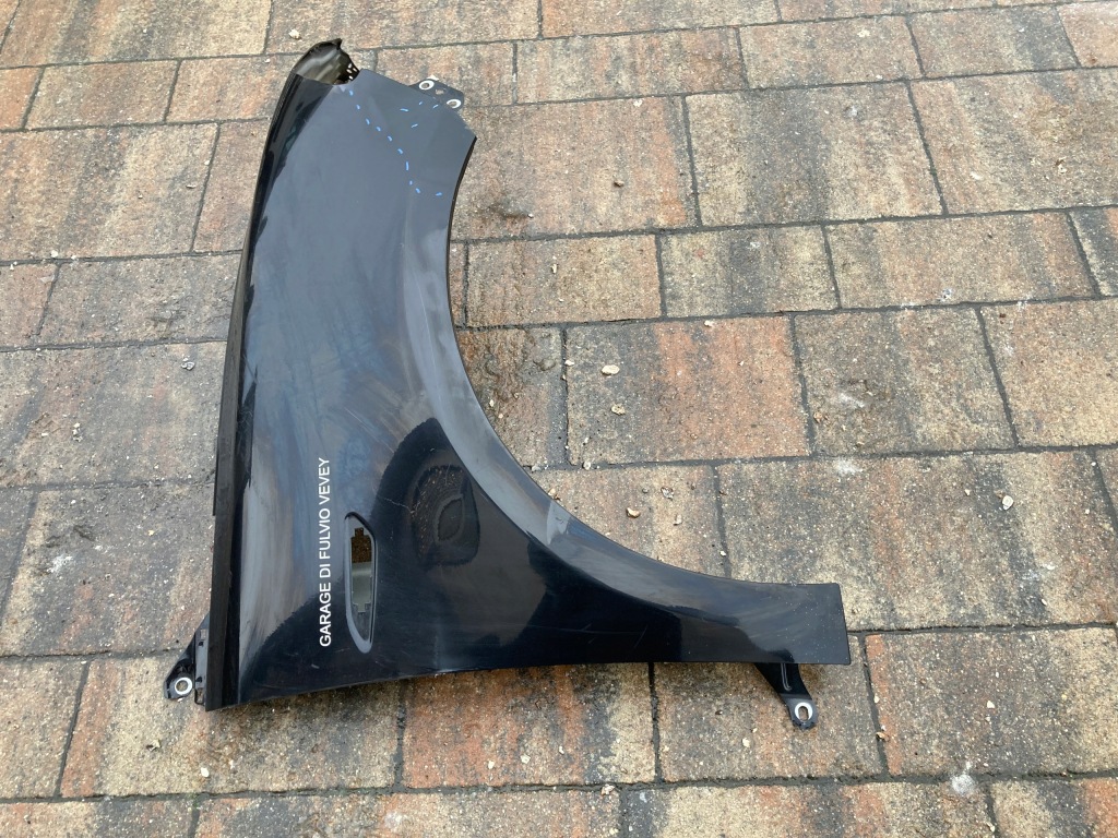 Lancia ypsilon правый  передний крыло с Разборки