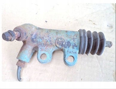 фото №1, Toyota corolla e10 1.4 95r - цилиндр сцепления