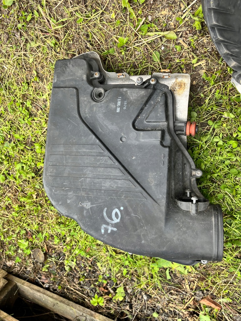 фото №1, 76 bmw f10 f11 корпус фильтр воздуха 7577466