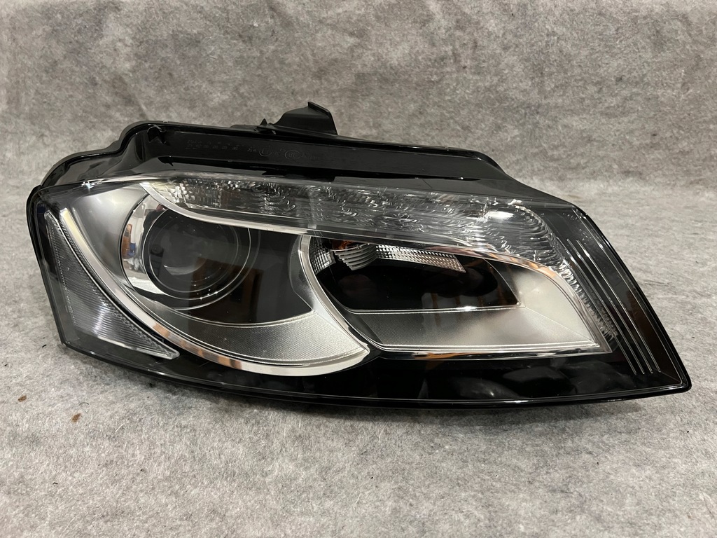 фото №1, Audi a3 8p lift правая лампа ксенон