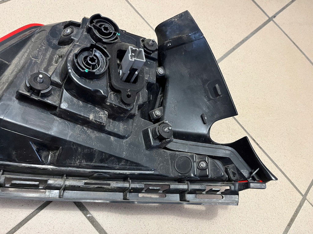 фото №11, Volvo s90 s-90 16- led лампа задня задня права 31698713