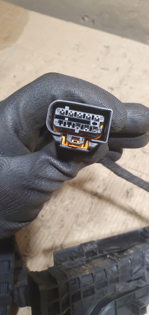 Джгут двері розсувних лівих citroen jumpy iii 9816589080 в Україні