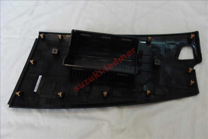 фото №4, Suzuki s-cross 2013- заглушка подушки безопасности пассажира