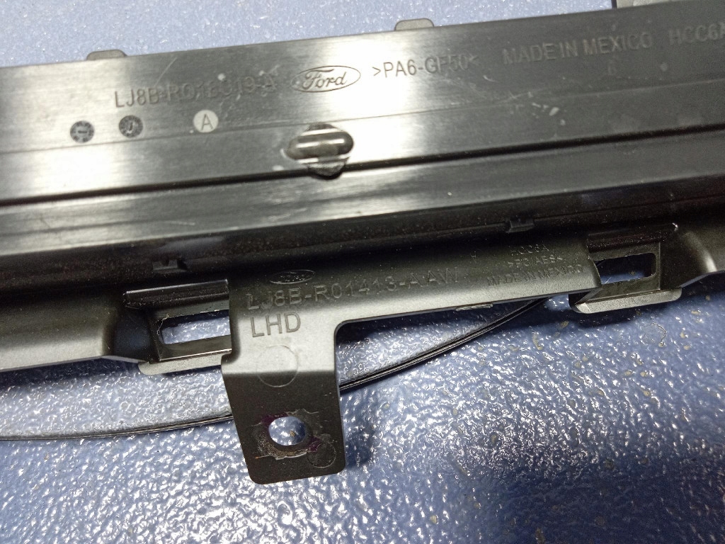 фото №5, Ford mustang mach-e середній ґрати обдув панелі консолі lj8br018c19a