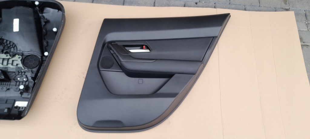 фото №9, Mazda cx50 23- обшивка двері лівий правий задня usa