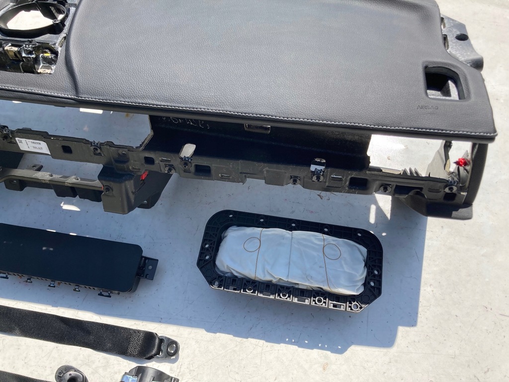 фото №7, Toyota supra приборная панель приборная панель консоль подушки безопасности ремни