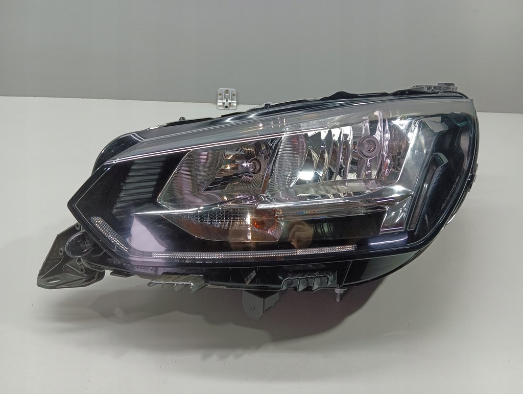 фото №1, Лампа лівий перед передня peugeot 208 ii 9823194080