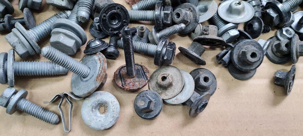 фото №11, A6 c8 4k болты винтики гайки крыльев бампер перед lz7s a7 4k