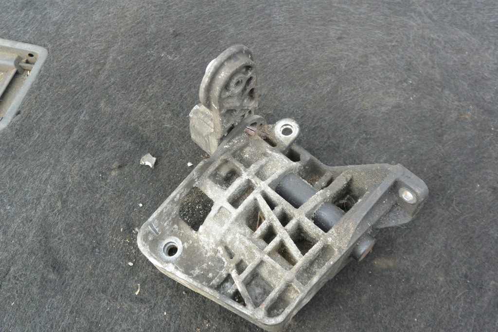 фото №5, Кронштейн насоса усилителя 3.0d m57 bmw x5 x6 e70 e71