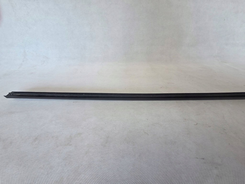 фото №8, Skoda fabia iii молдинг ущільнювач лівий перед 6v0837477b