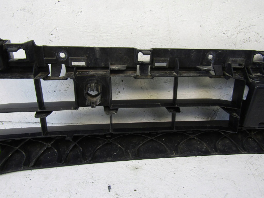 Audi q3 ii s-line решётка бампера перед 83a807683a с Разборки