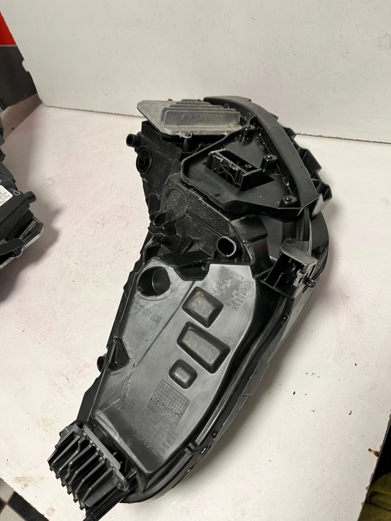 Фара фара передняя левая - tesla model 3 y full led 17-23 Недорого