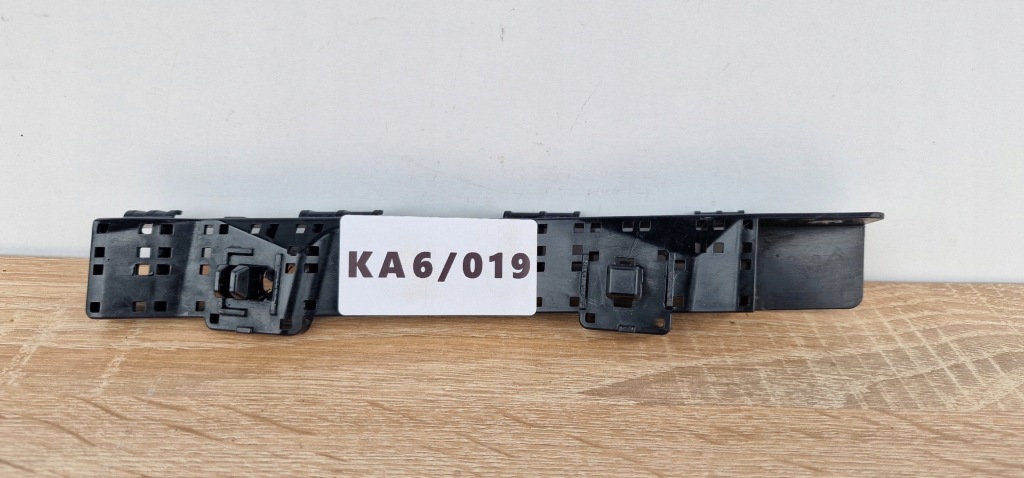 Купить Subaru forester 2015-2018 rok направляющая бампера правый перед кронштейн кронштейн