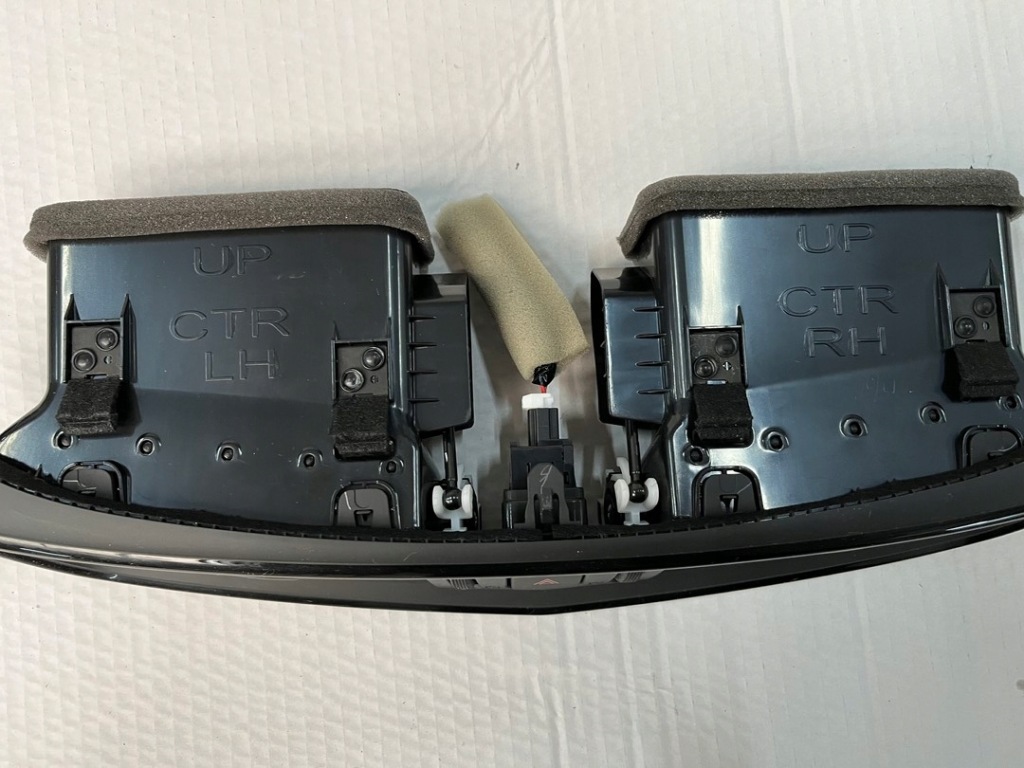 фото №5, Nissan x-trail t32 lift решётка воздуховод средний 687505aa0a