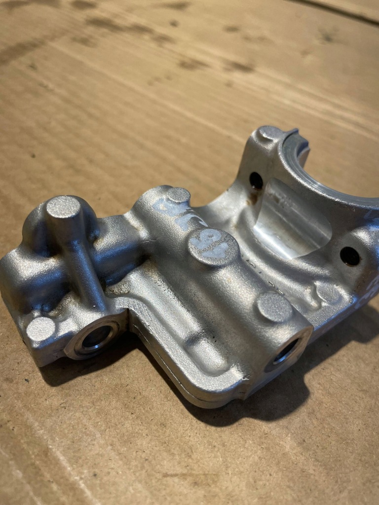 Peugeot 308 2009 подножка вкладыш smarownicy вала Цена