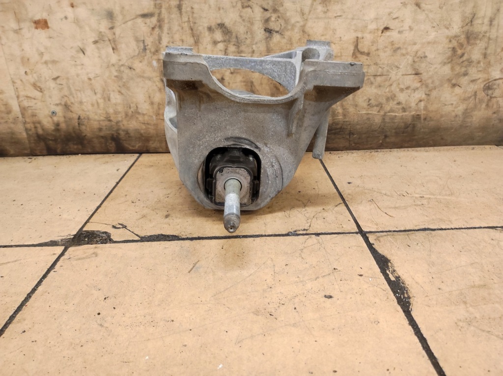 фото №7, Кронштейн подушка кронштейн двигателя правая explorer vi 6 3.0 hybrid