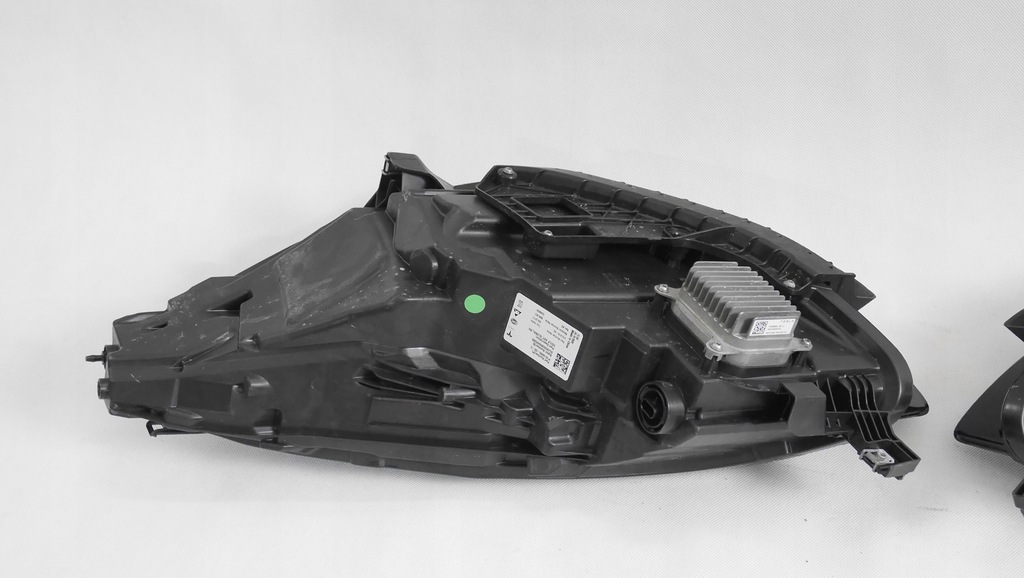 фото №6, Tesla 3 iii лампи перед повний jak nowe