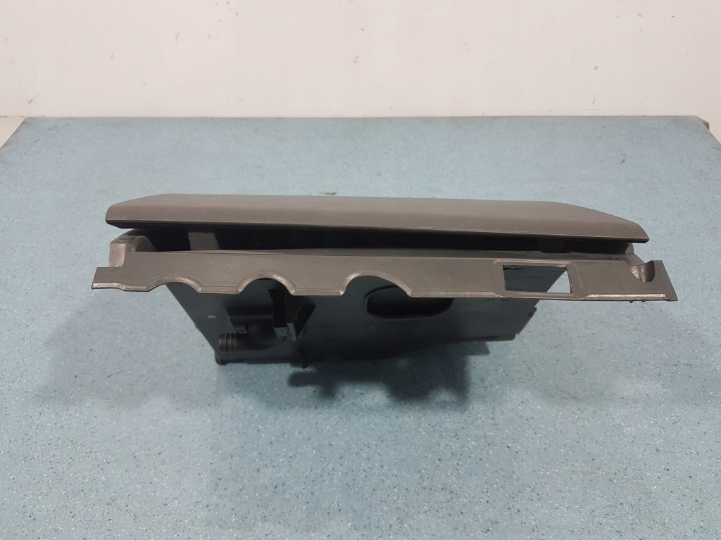 фото №9, Volkswagen golf v plus бардачок пассажира 5m1857097