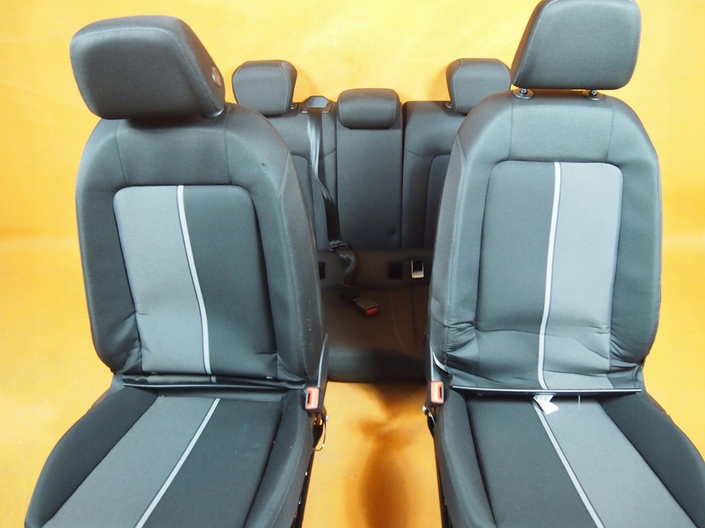 фото №11, Audi a1 gb 82 сиденья заднее сиденье туннель подогрев