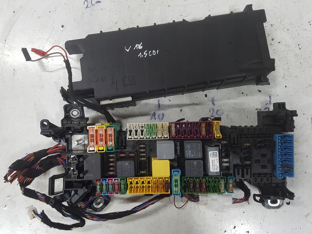 фото №1, A klasa w176 lift 1.5 cdi коробка предохранителей