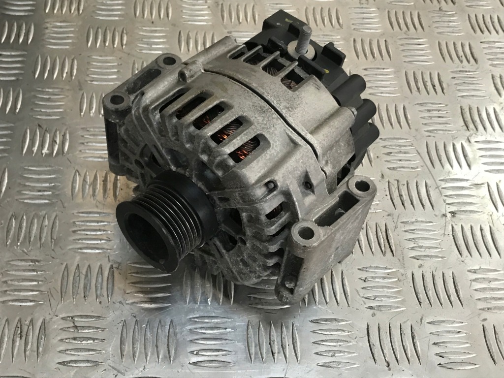 Купити Генератор mercedes w205 оригінальний номер 0009062822