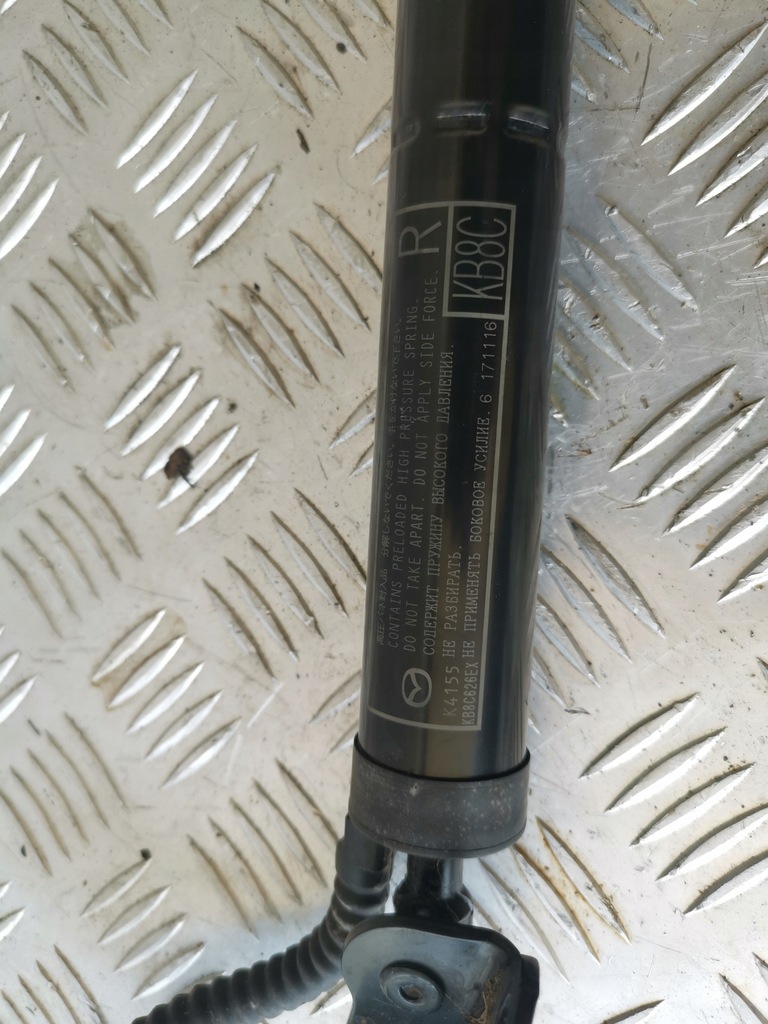 фото №7, Mazda cx5 ii 17- амортизаторы крышки багажника комплект левый правый идеальное состояние