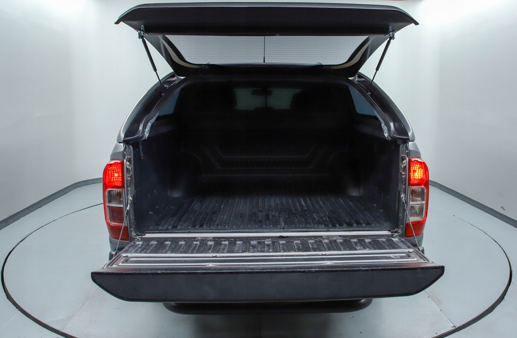 фото №6, Nissan navara d 23 np 300 2016 обшивка hardtop ładna