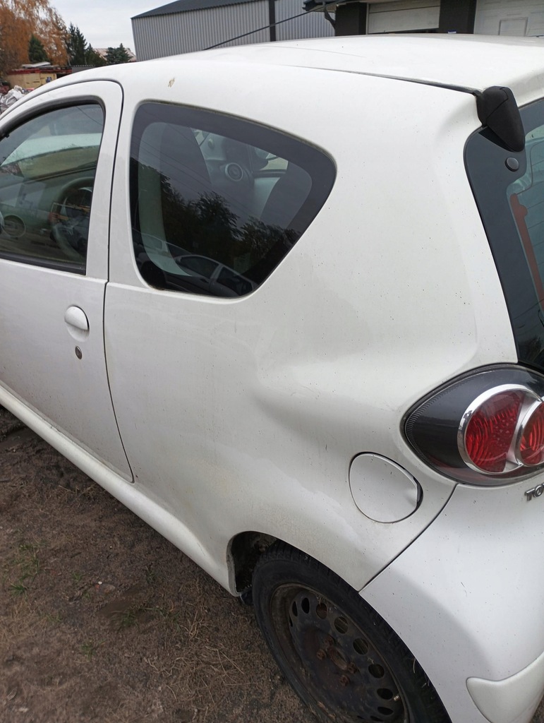 фото №1, Задняя левая стекло кузовная toyota aygo 2010 rok
