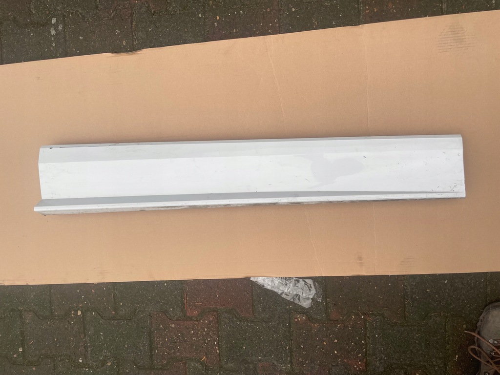 фото №1, Audi q8 4m8 передня права молдинг двері 4m8853060a