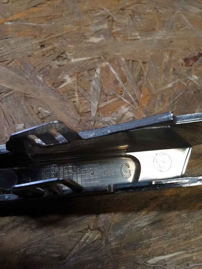 фото №6, Renault megane iv rs емблема значок крила лівий 990435060r