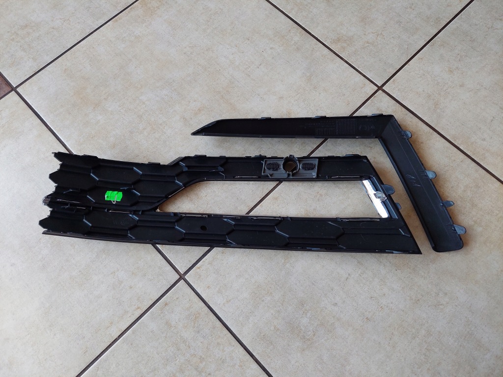 фото №6, Skoda оригинальный номер 700 701 решётка бампера