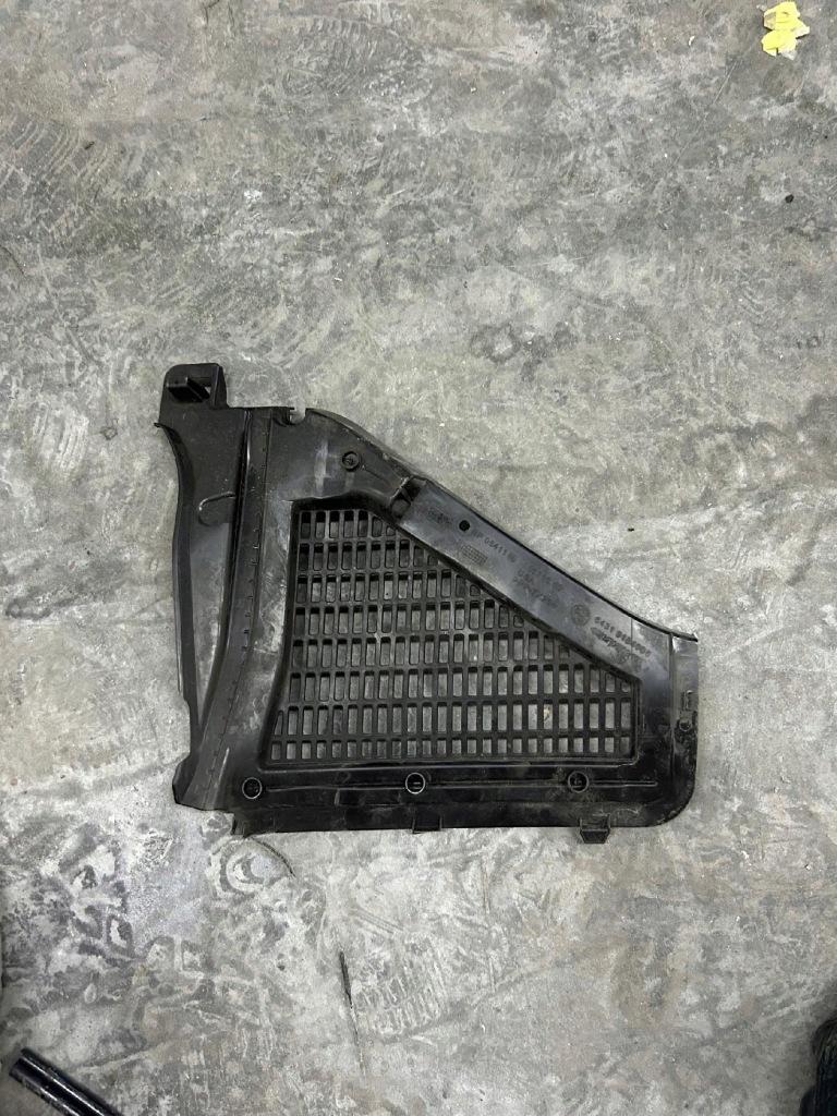 Купити Bmw x3 f25 жабо праве 15671610