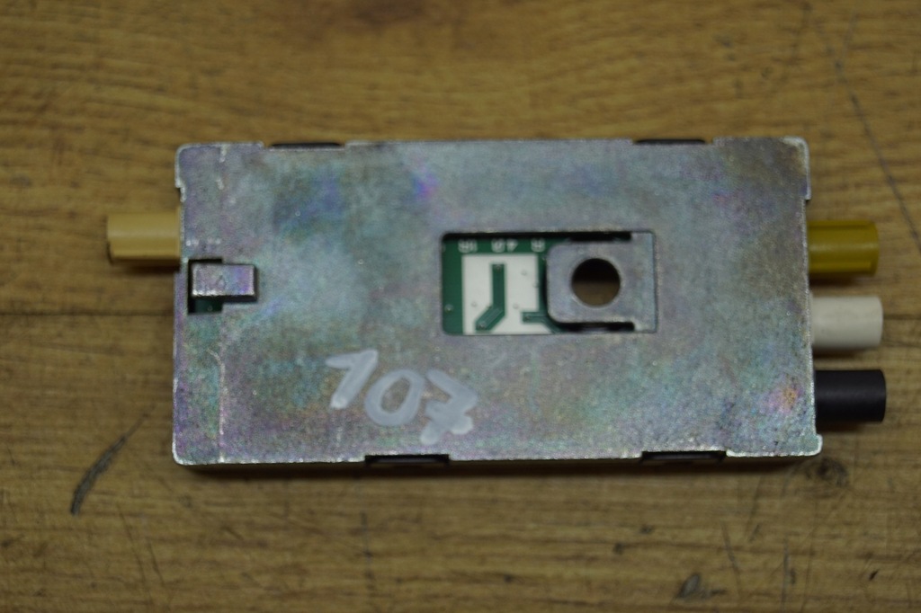 фото №2, Антена підсилювач audi r8 420 06- 420035530