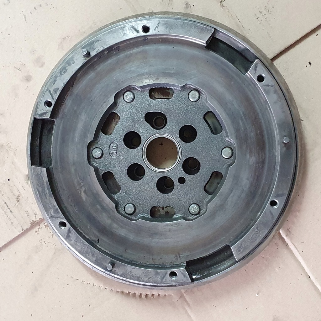 фото №1, Peugeot 307 1.6hdi сцепление двухмассовый маховик