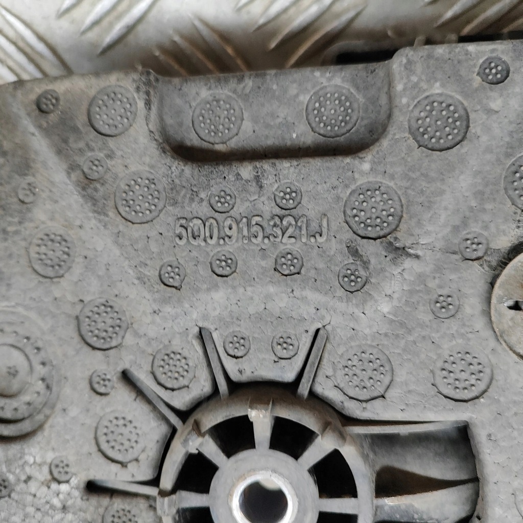 фото №6, Skoda karoq 2018 основание / корпус аккумулятор