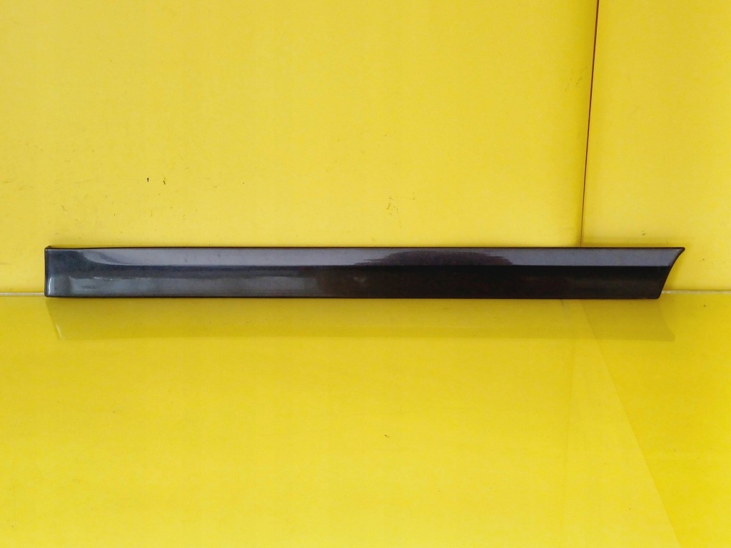 Купити Молдинг крила лівий задня audi a3 8p 8p3853699b lz7l nr30