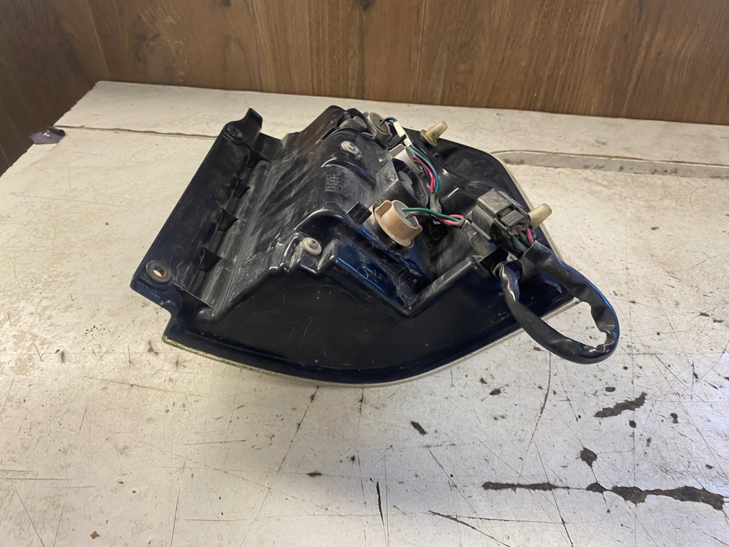 фото №10, Mitsubishi pajero 4 лампа левый задняя