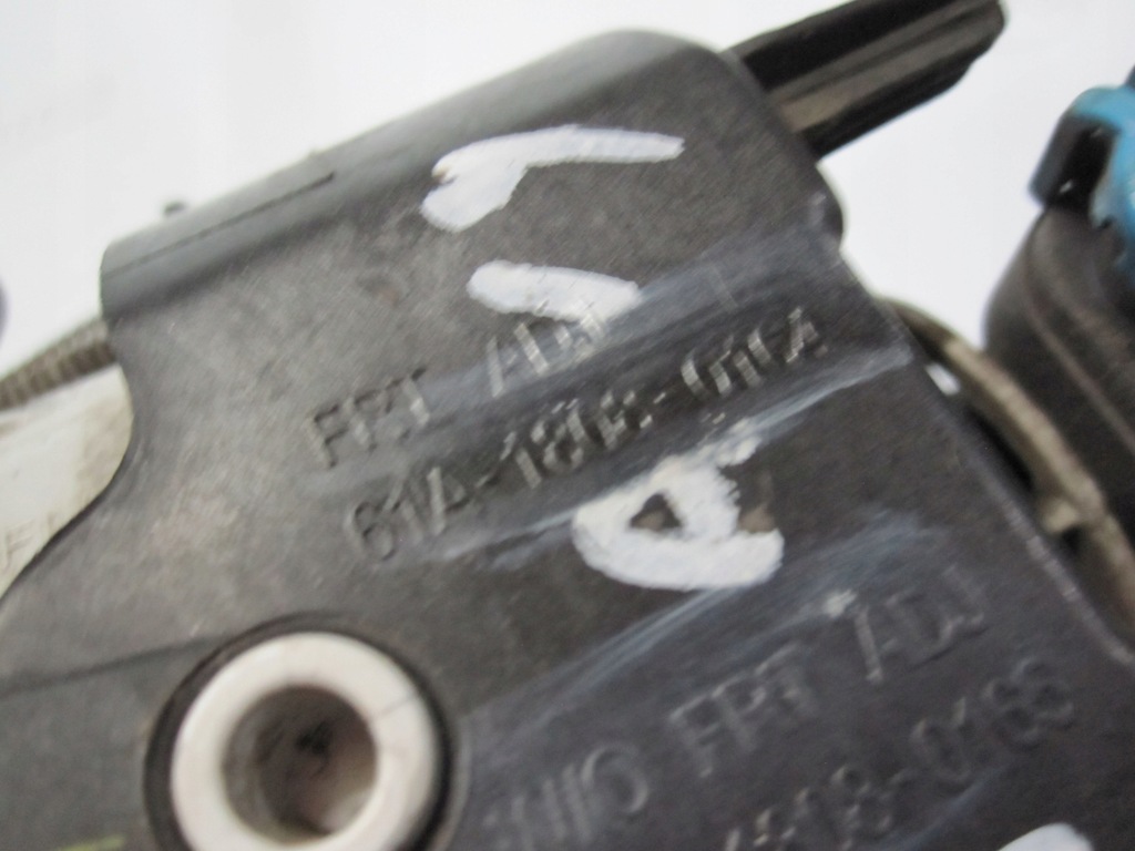 фото №10, Dodge nitro 08r противотуманная фара правый 04805857ab