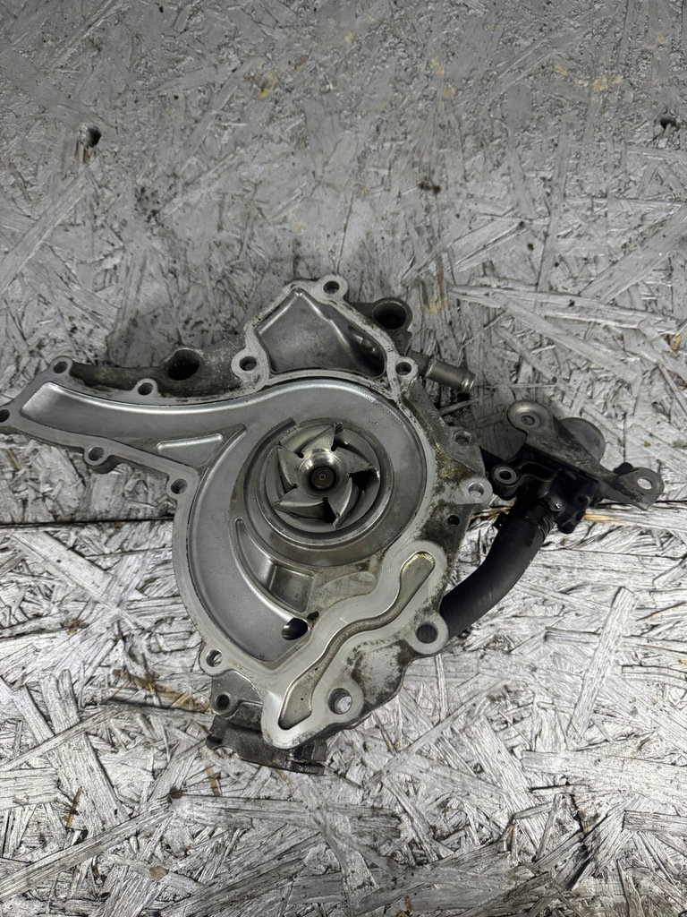 фото №1, Насос wody mercedes w204 om272