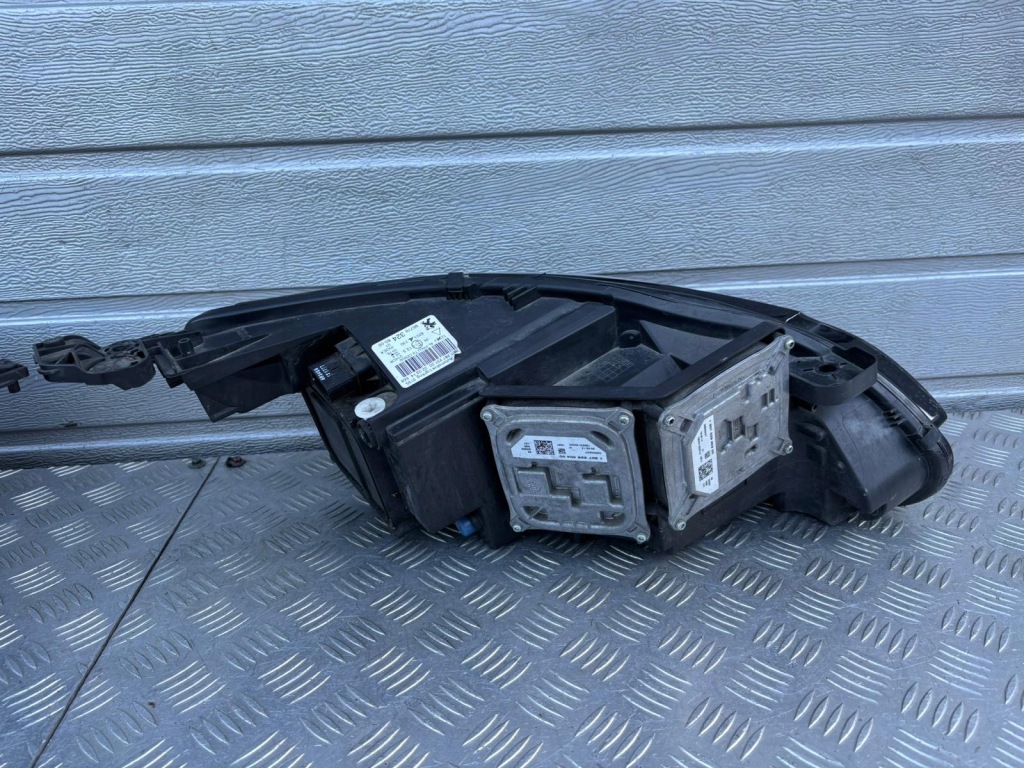 Peugeot 308 t9 фара перед правый  eu. led 9677832480 9677832380 с Разборки