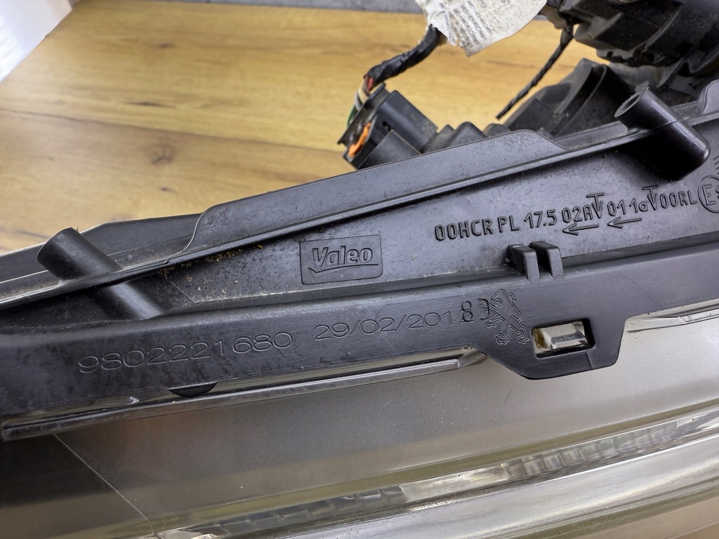 фото №9, Лампа фара правий перед передній peugeot 208 i eu org - комплектна