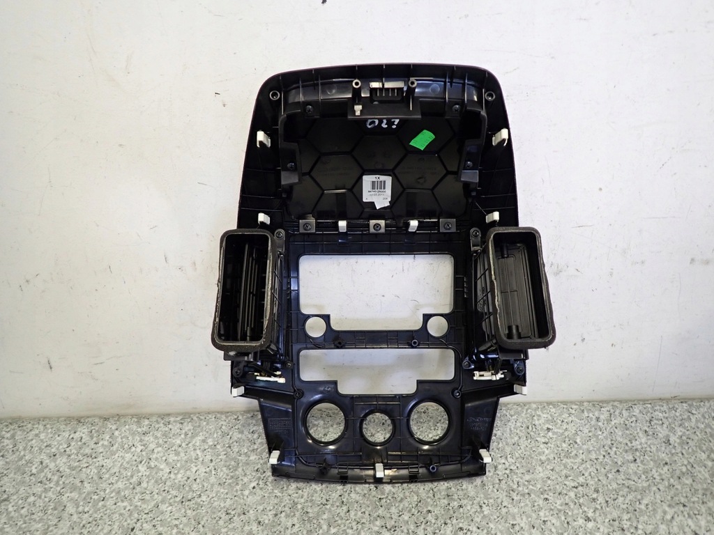 фото №6, Hyundai i30 09- рамка радіо решітка