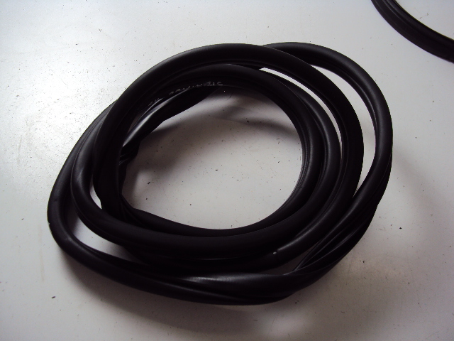 фото №1, Прокладка дверь левый задняя kia sportage iii 10-